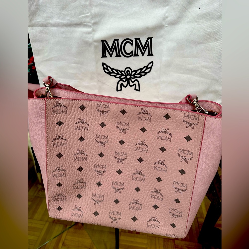 MCM Medium Aren VI Leather Hobo Bag